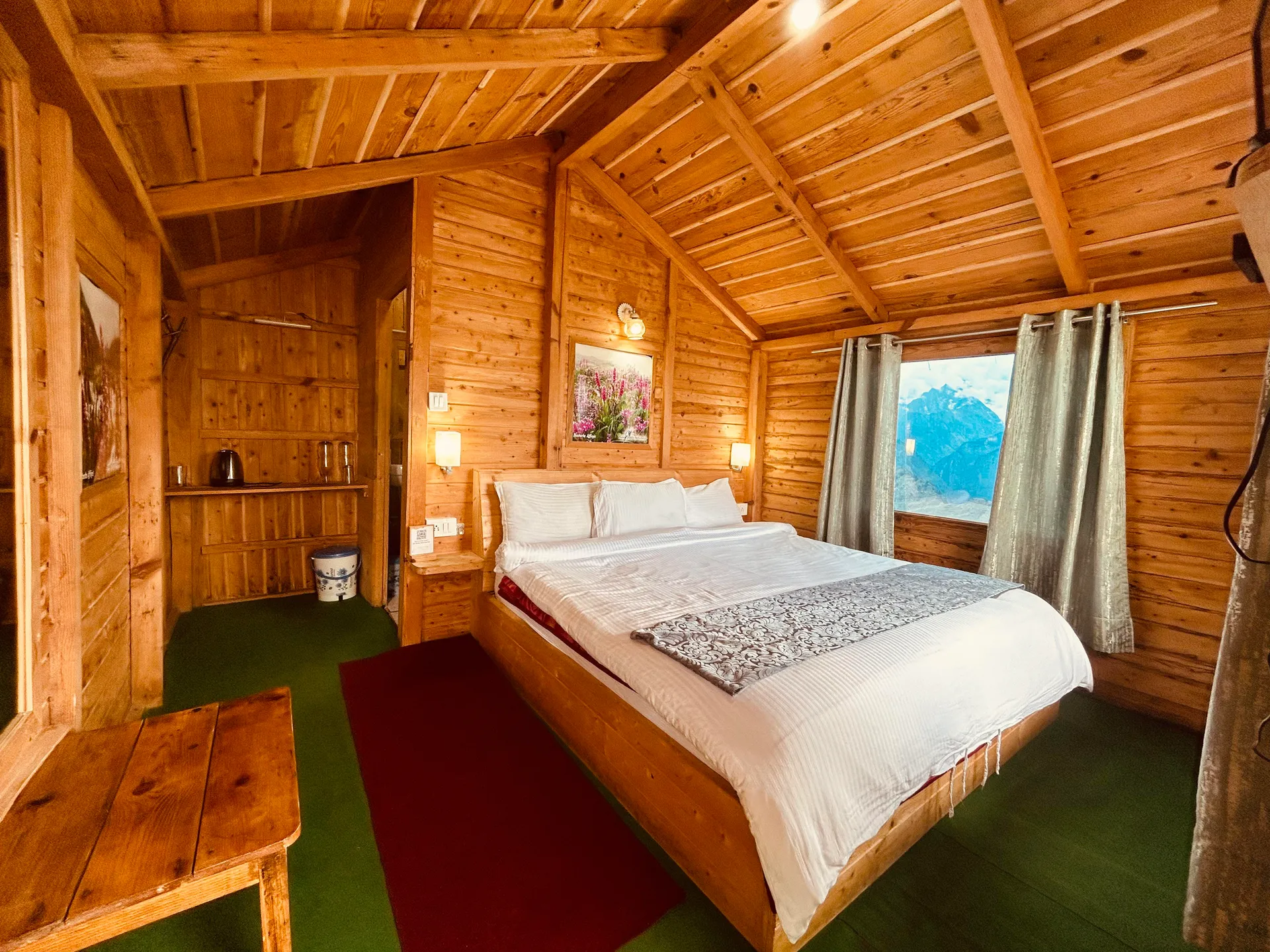 Blue Poppy Resort Auli - Near Auli Chairlift Room