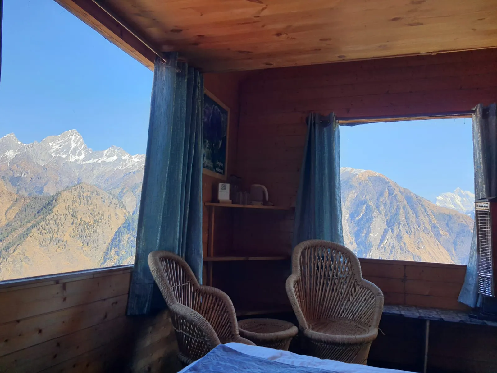 Blue Poppy Resort Auli - Near Auli Chairlift Room