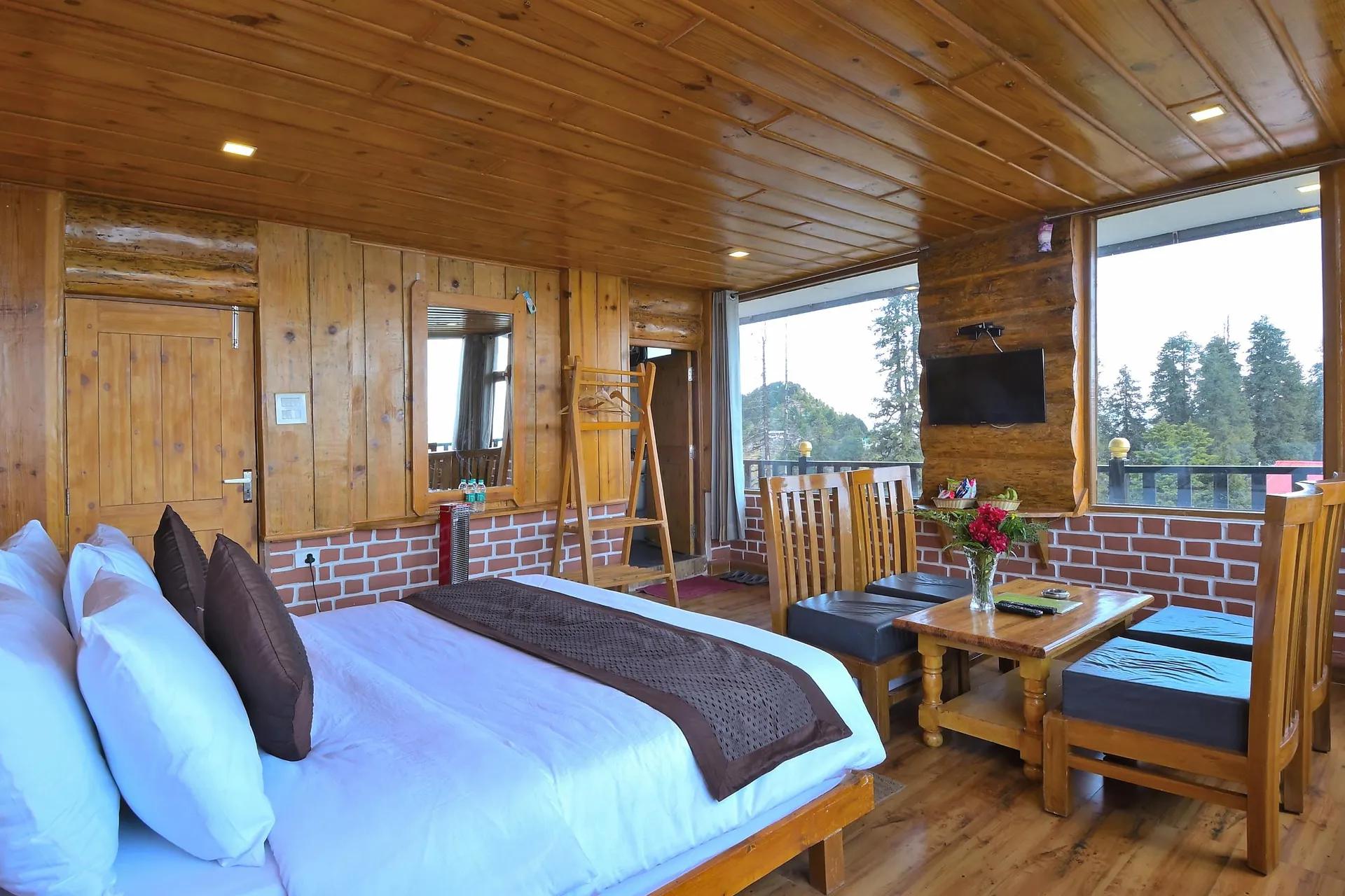 Hotel LA Riqueza Kanatal Common Area