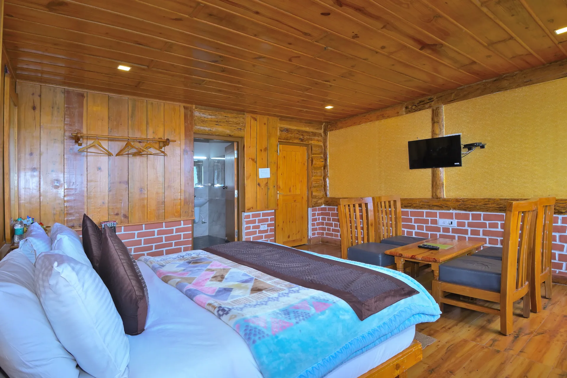 Hotel LA Riqueza Kanatal Common Area