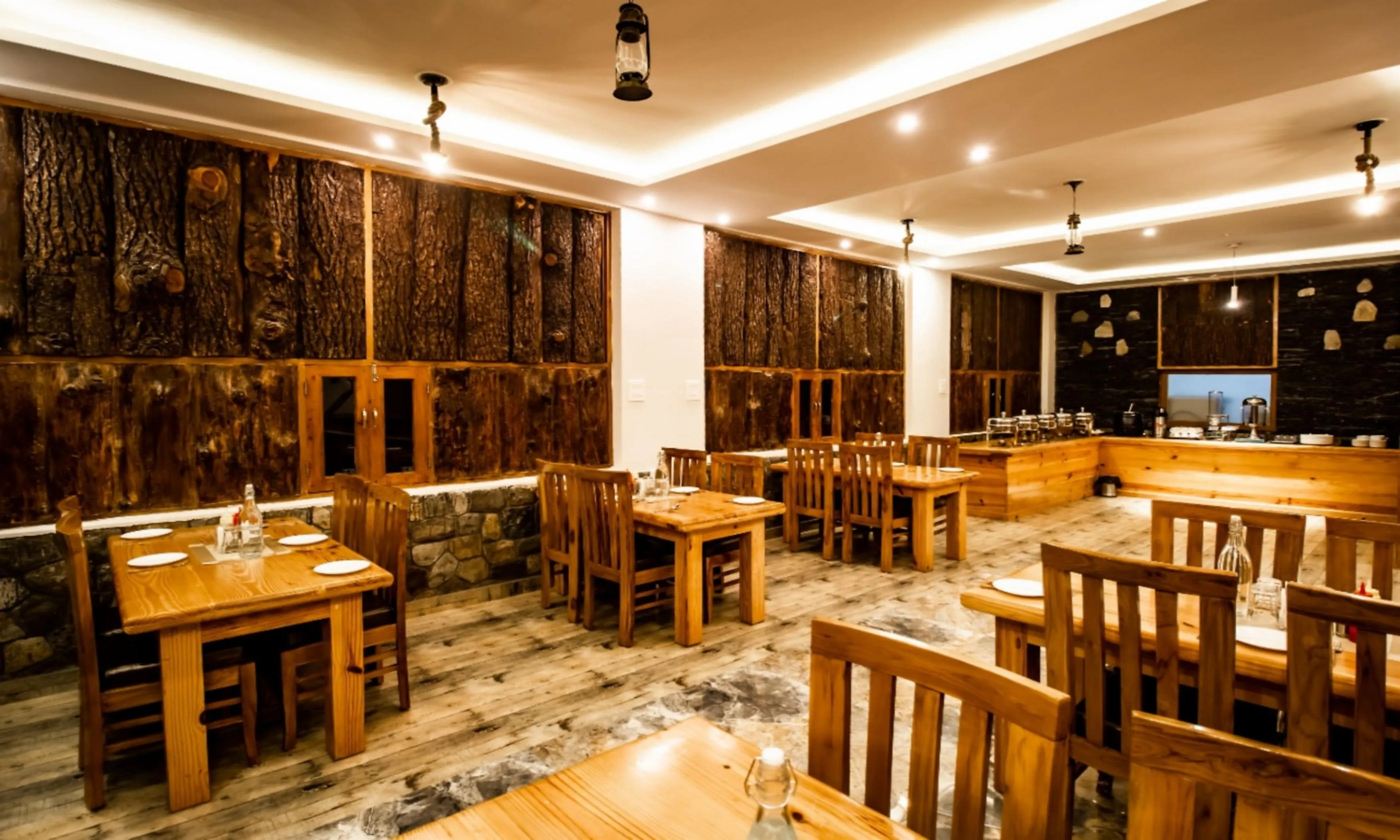 Hotel LA Riqueza Kanatal Common Area