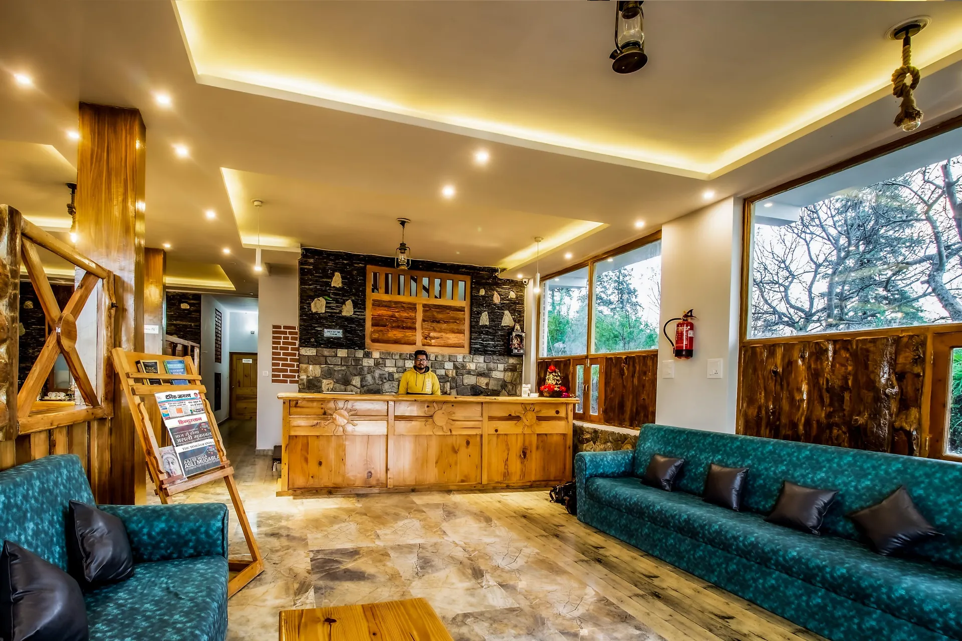 Hotel LA Riqueza Kanatal Reception