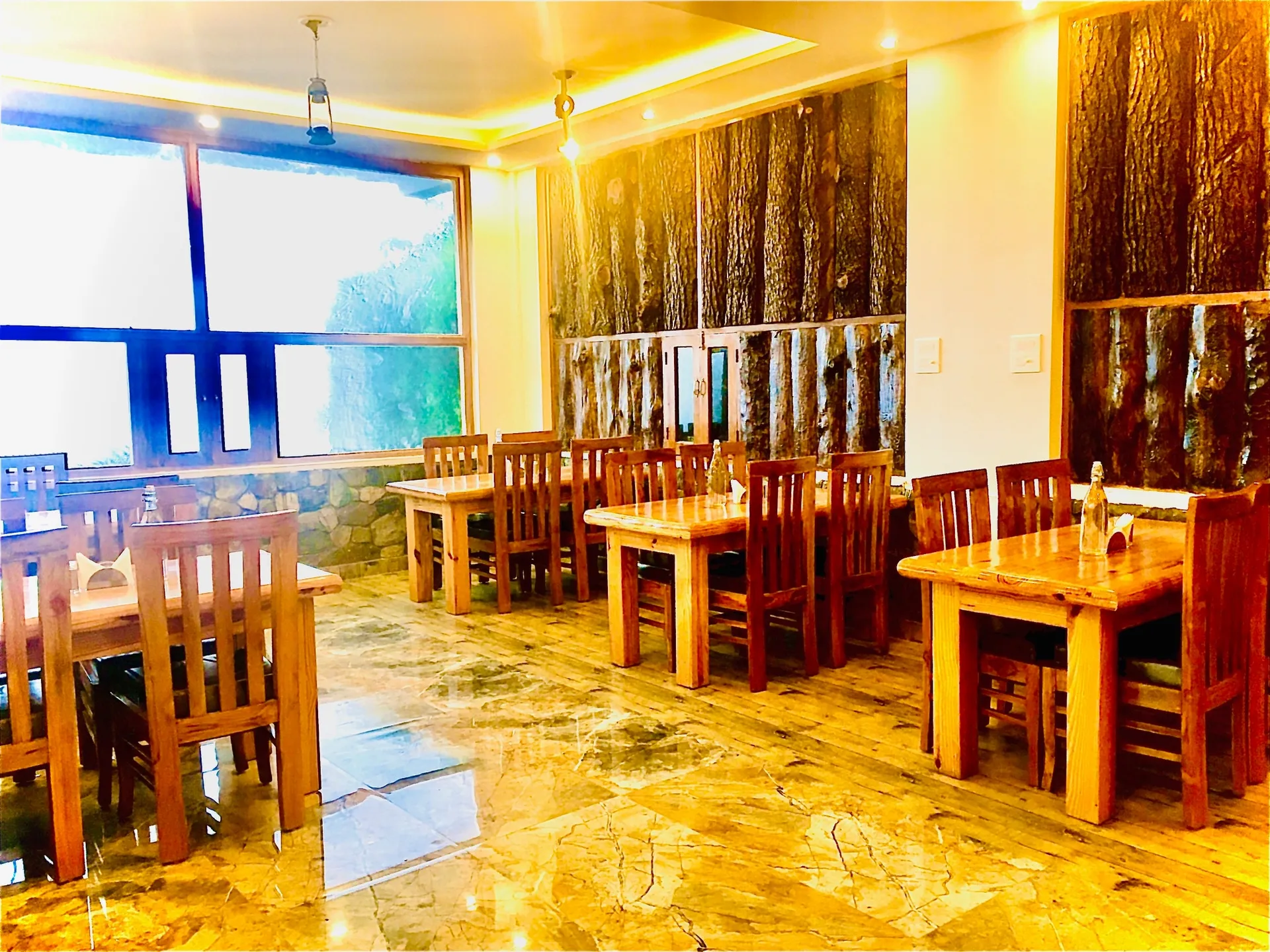 Hotel LA Riqueza Kanatal Restaurant