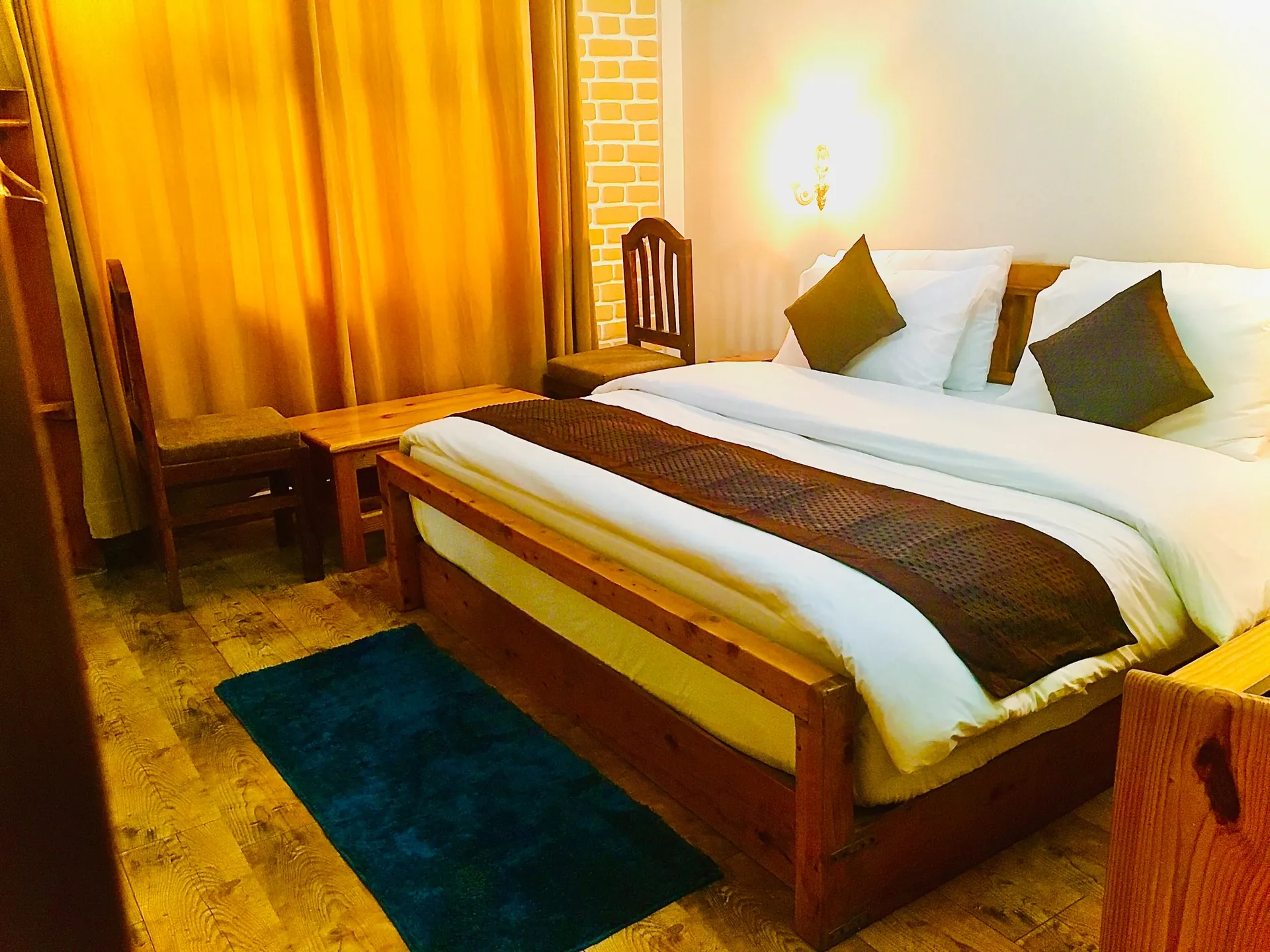 Hotel LA Riqueza Kanatal Room