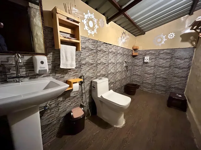 Kana Mud Resort Washroom