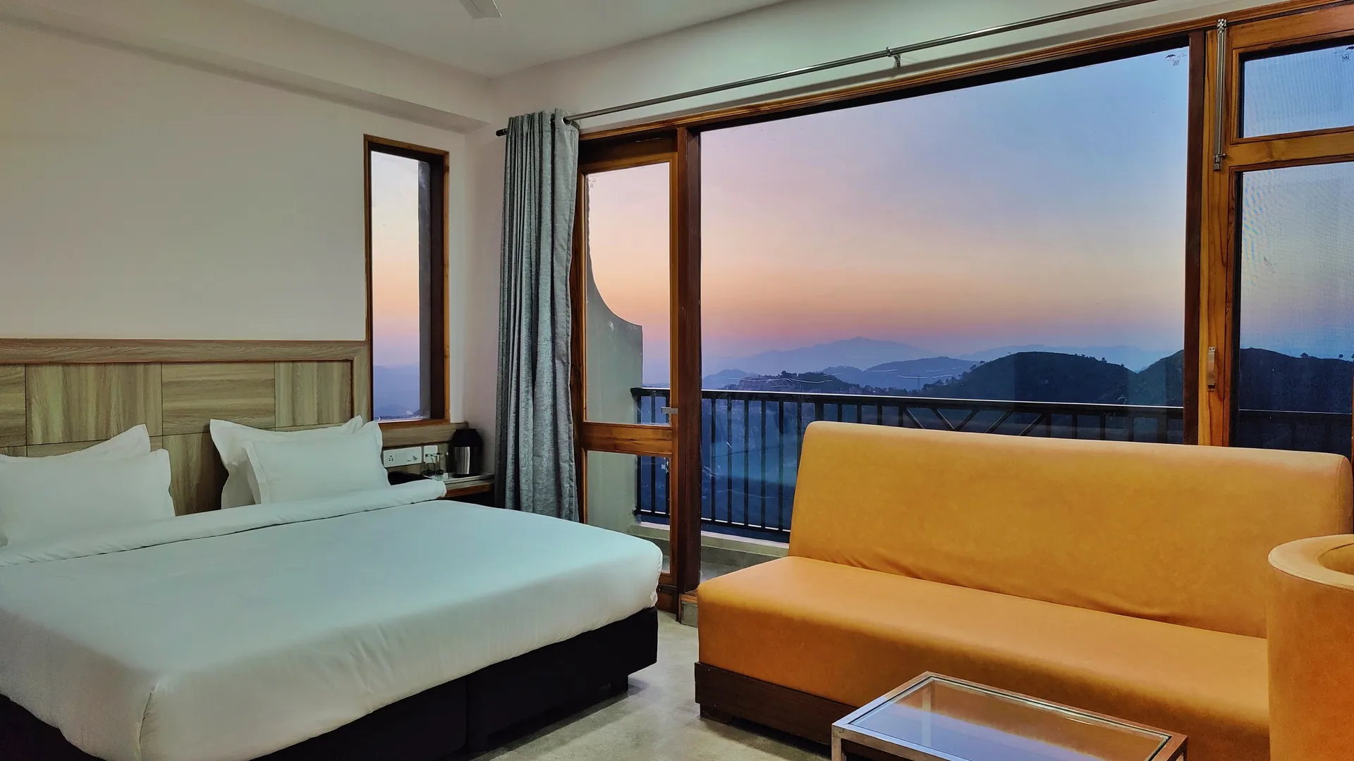 Rock Castle Inn By DLS Hotels Common Area