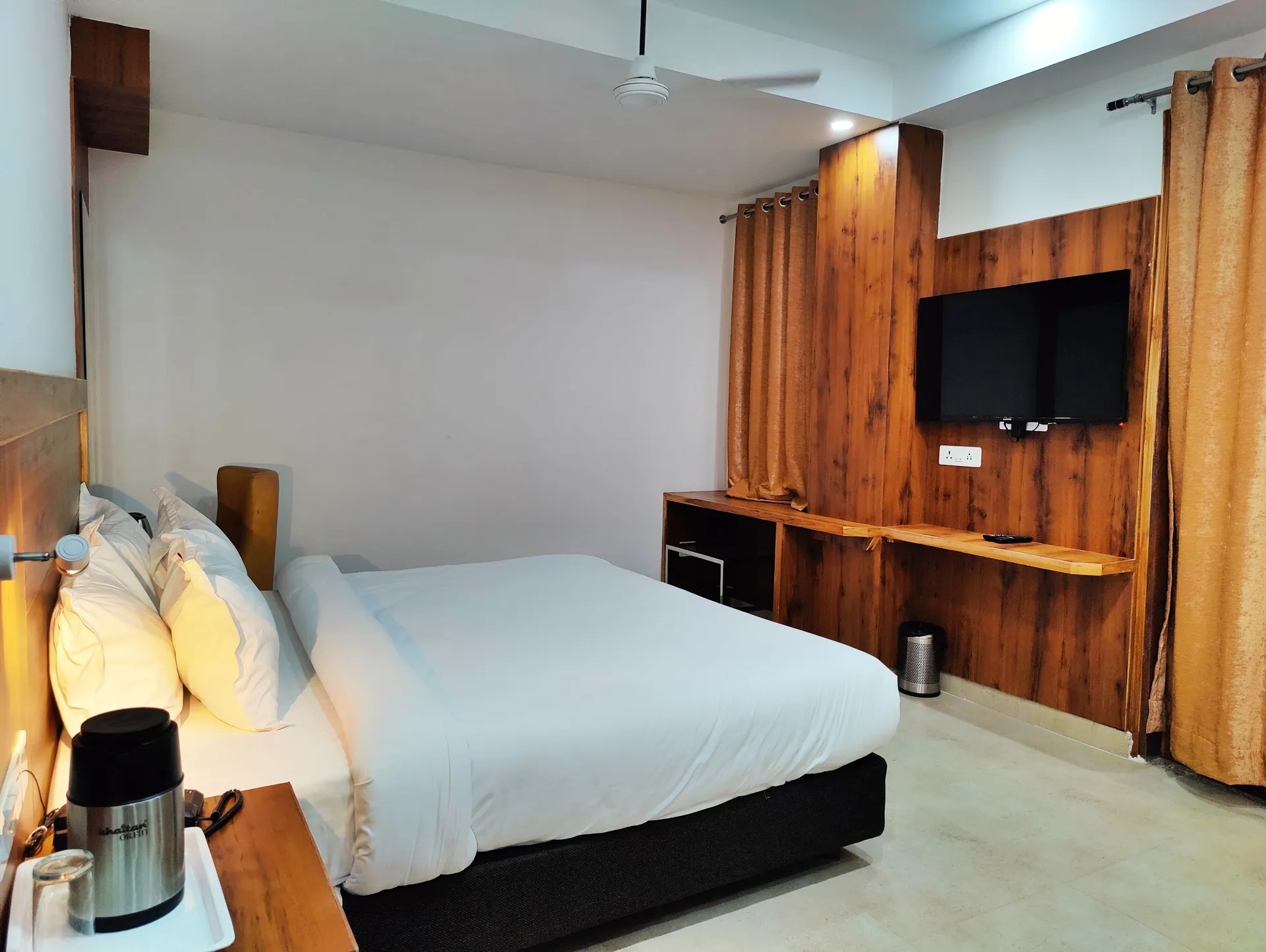 Rock Castle Inn By DLS Hotels Room