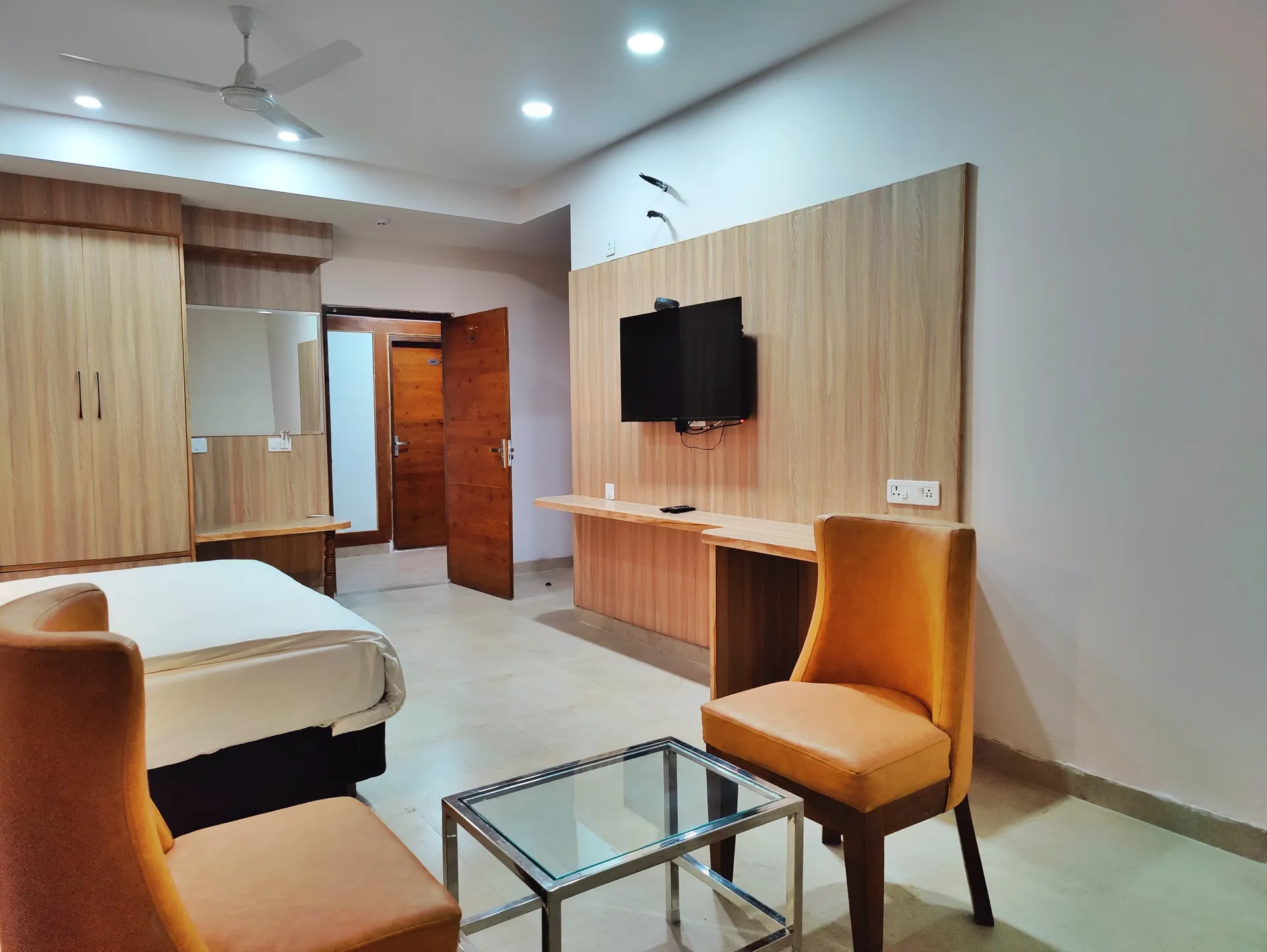 Rock Castle Inn By DLS Hotels Room