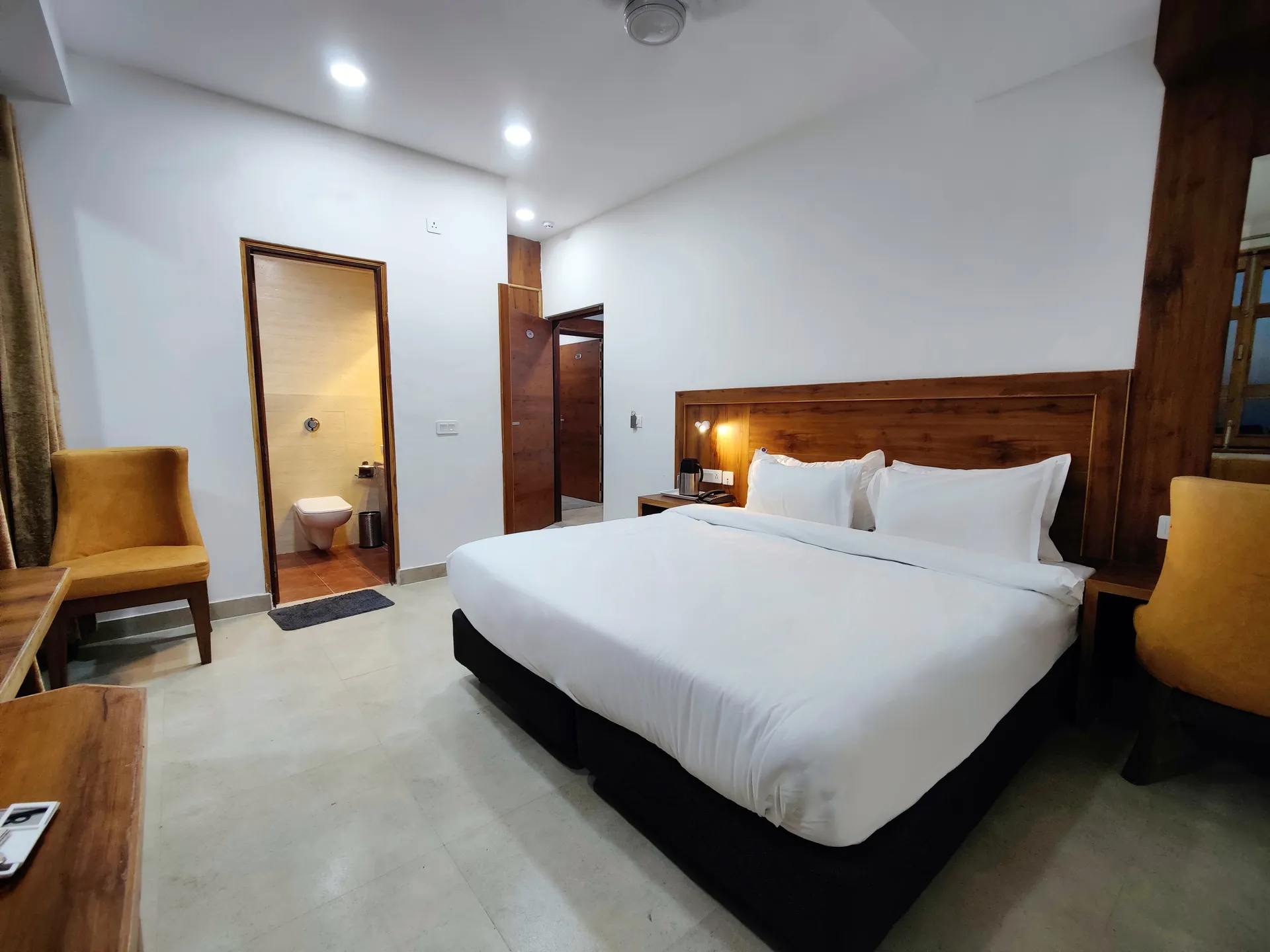 Rock Castle Inn Room