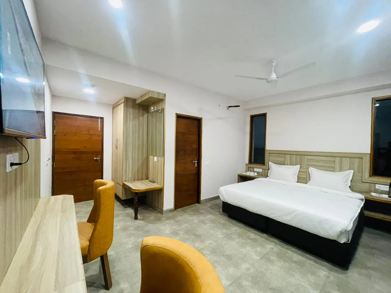 Rock Castle Inn Room