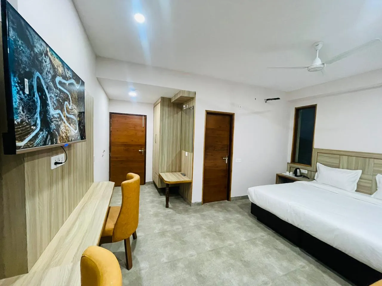 Rock Castle Inn Room