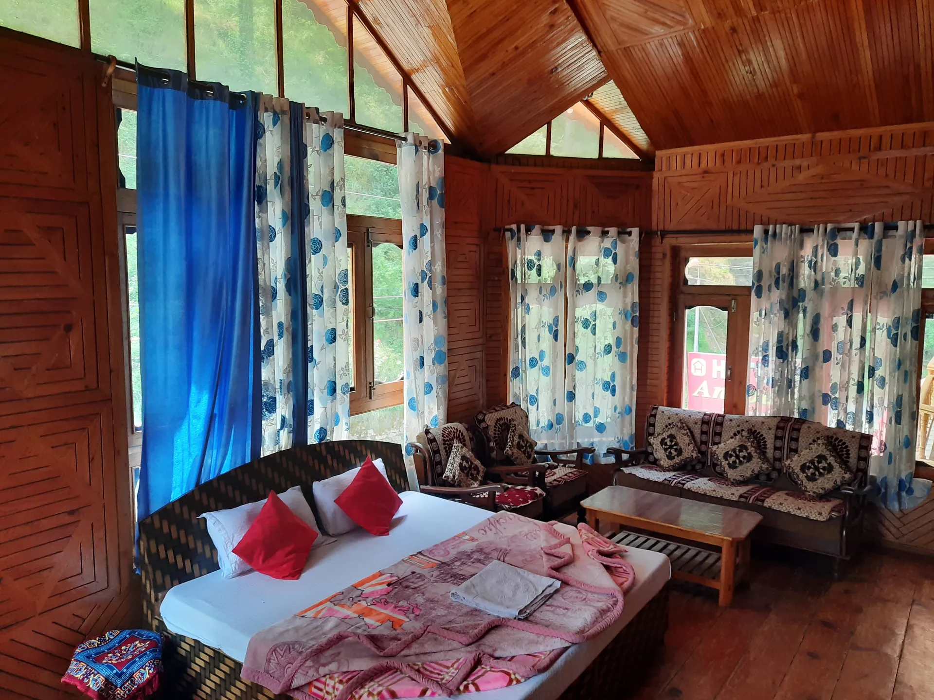 Hotel Anupam Kasol Common Area