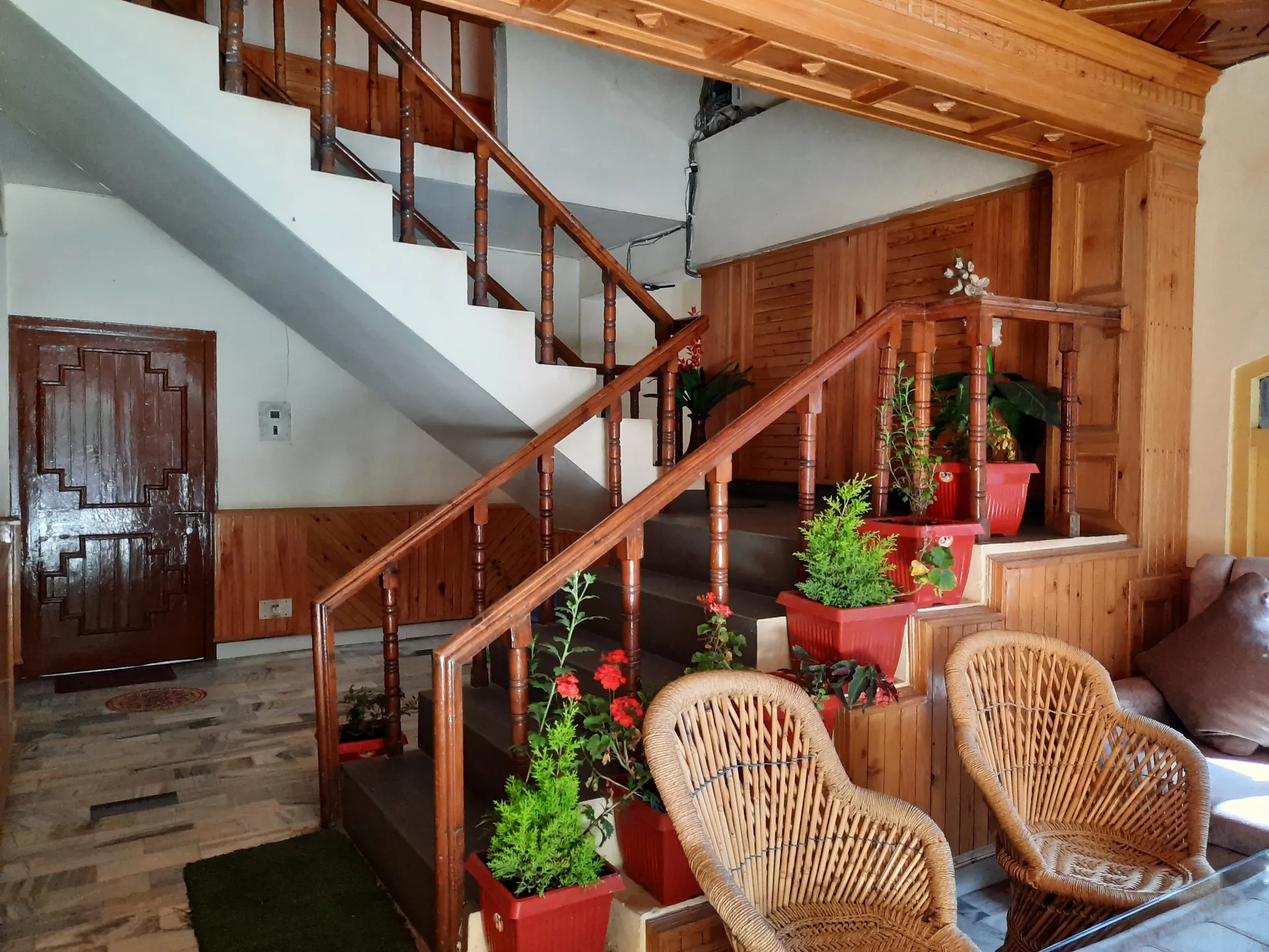 Hotel Anupam Kasol Entrance