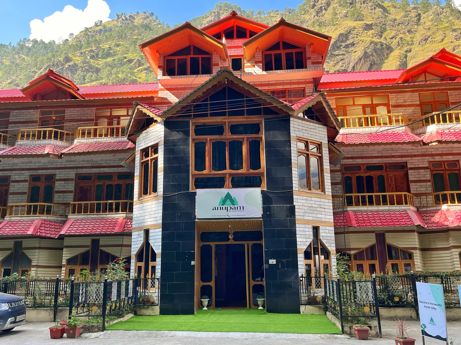 Hotel Anupam Kasol Entrance