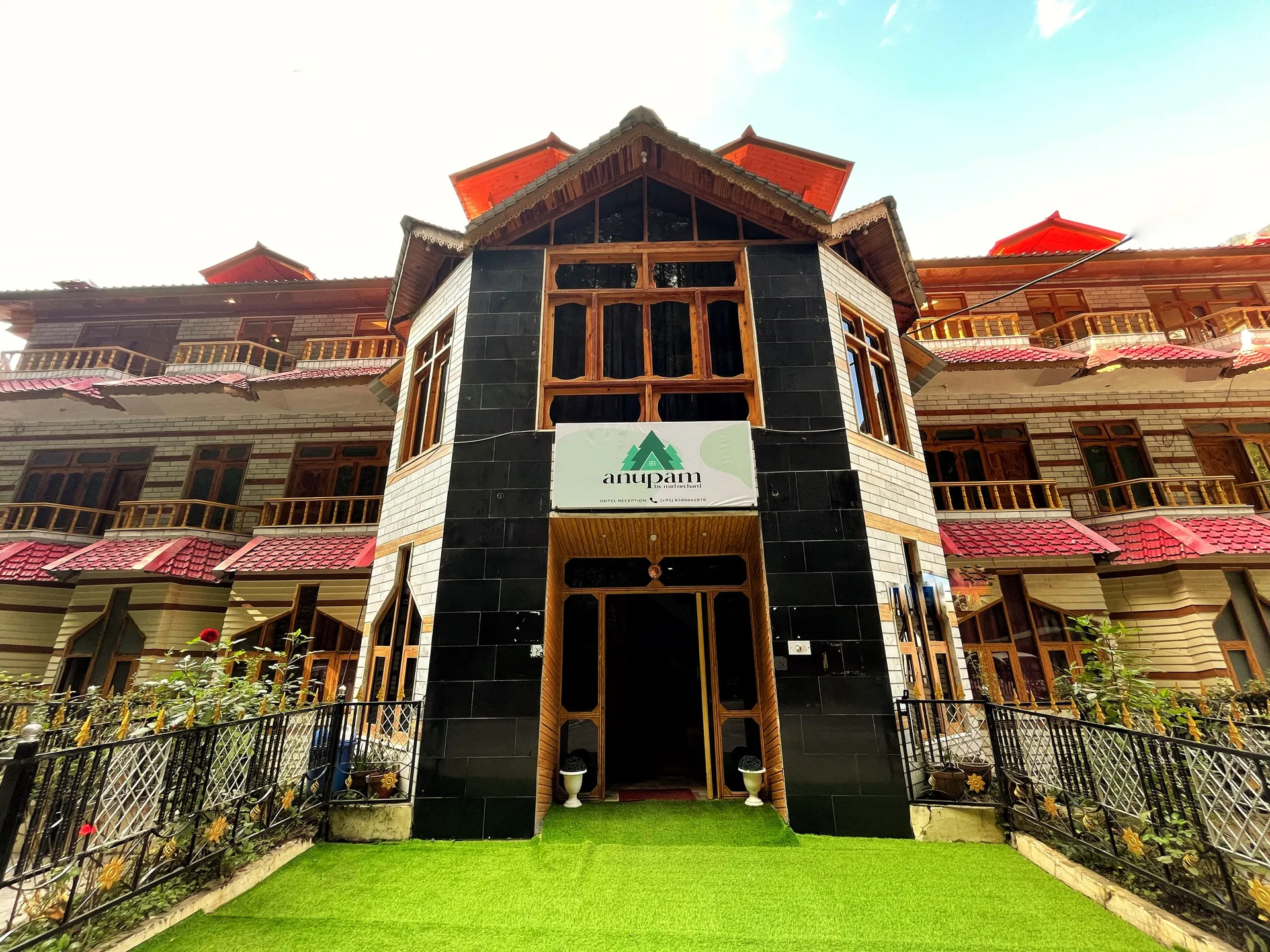 Hotel Anupam Kasol Entrance