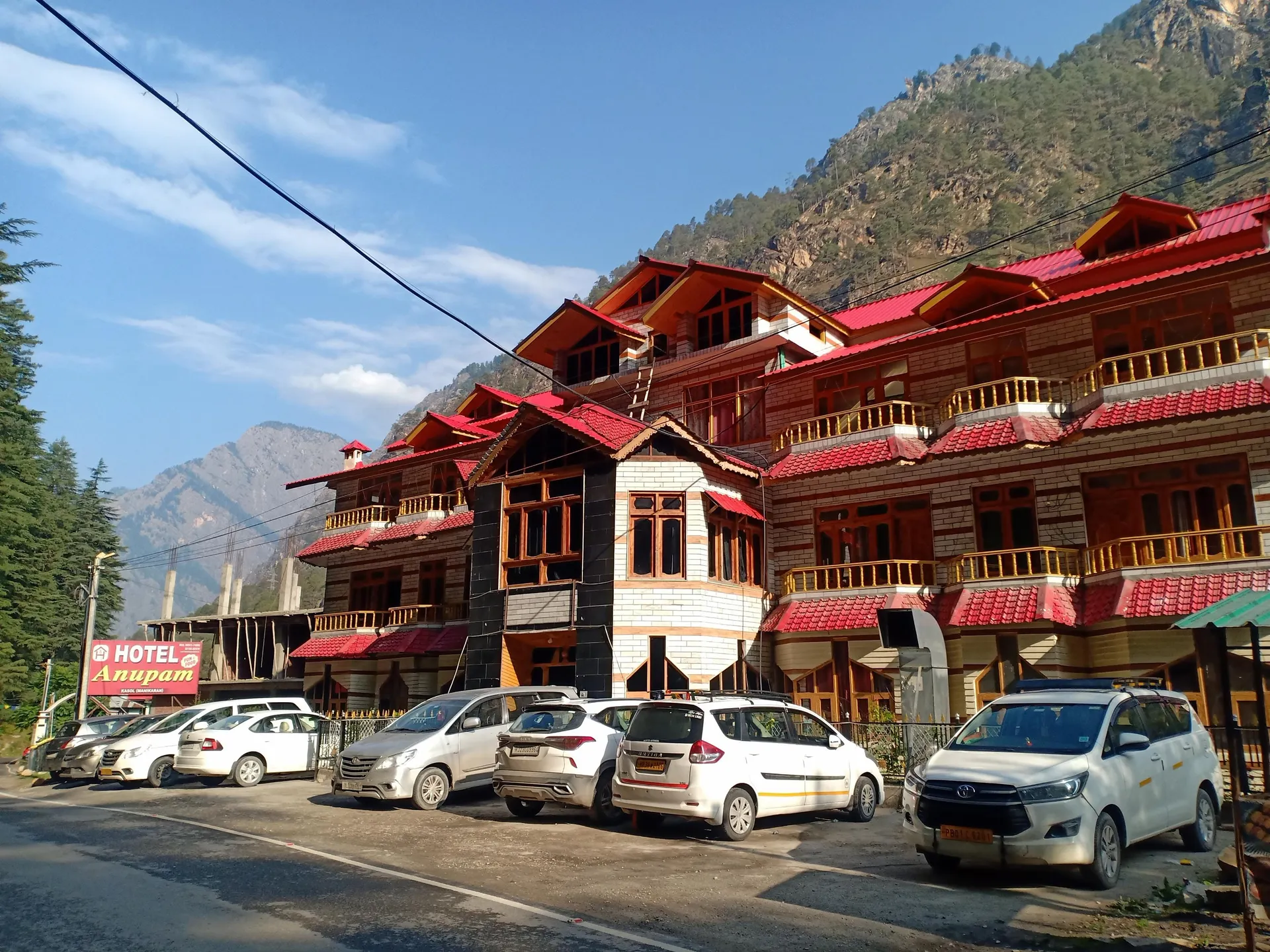 Hotel Anupam Kasol Parking