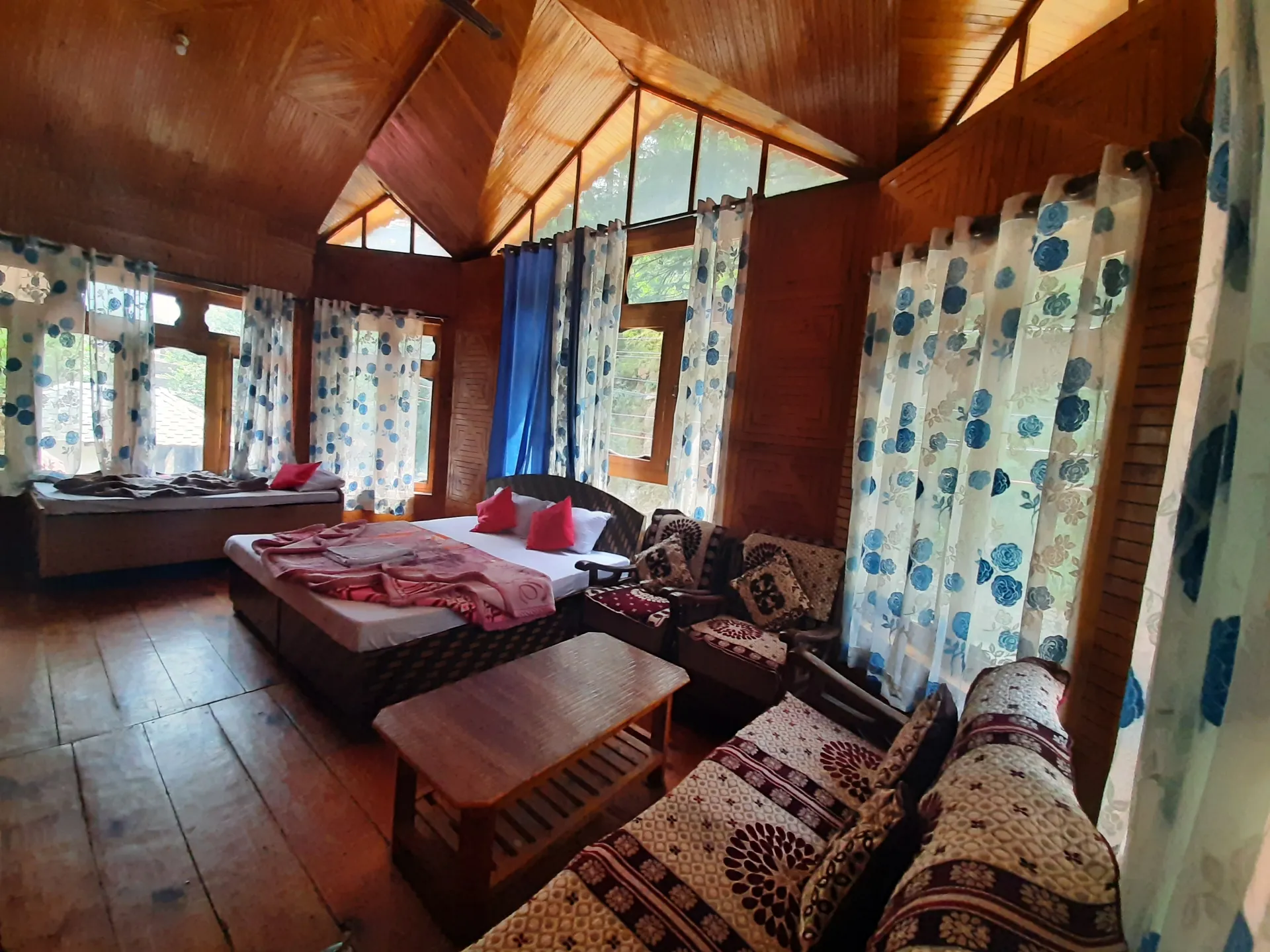 Hotel Anupam Kasol Room