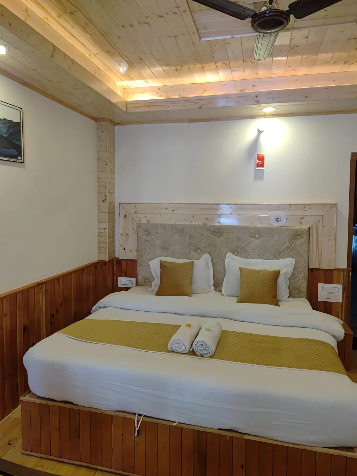 Hotel Anupam Kasol Room