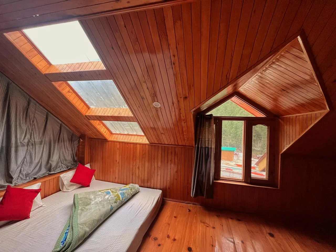 Hotel Anupam Kasol Room