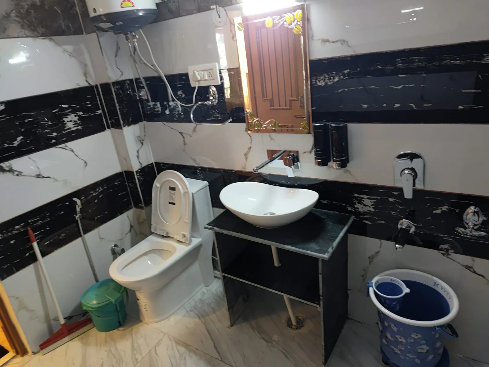 Hotel Anupam Kasol Washroom