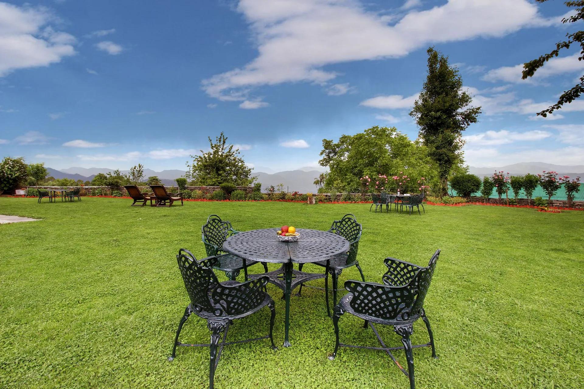 Chevron Eco Lodge Outdoors