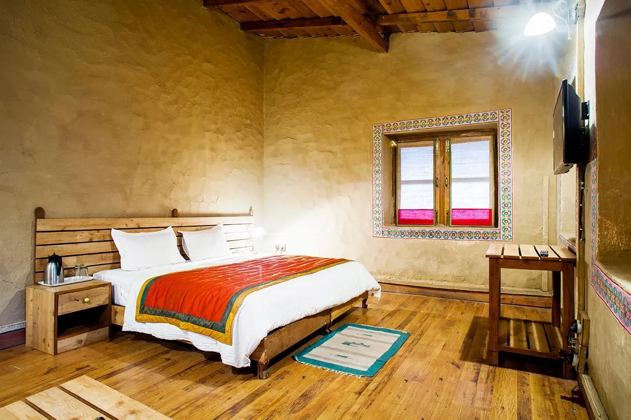 Chevron Eco Lodge Room