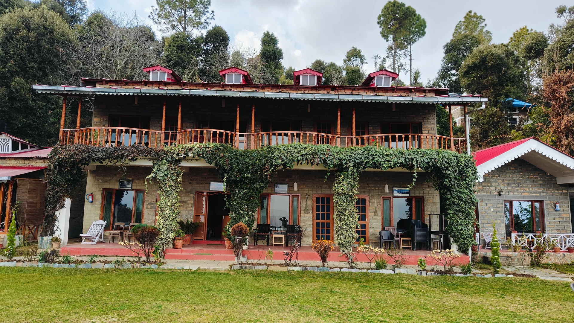 Hotel Chevron Mountain Villa Entrance