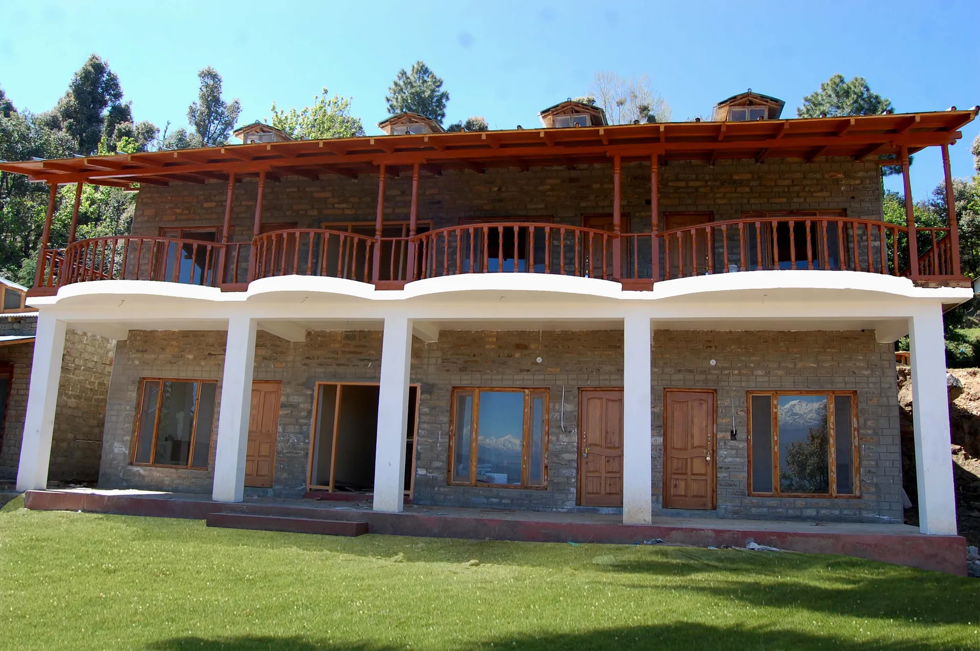 Hotel Chevron Mountain Villa Entrance