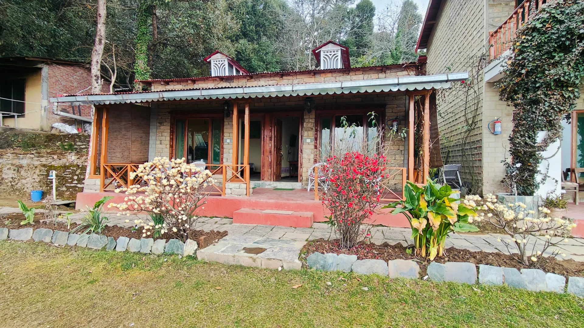 Hotel Chevron Mountain Villa Facade