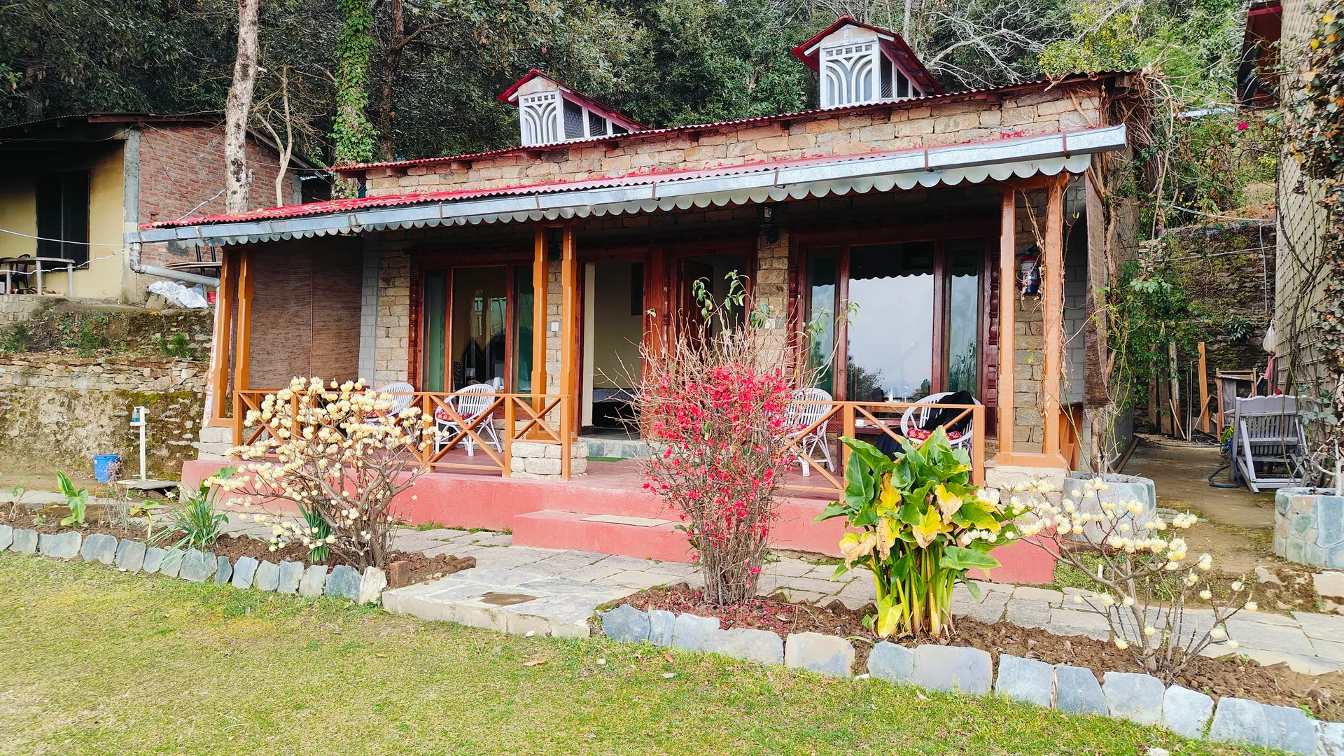 Hotel Chevron Mountain Villa Facade
