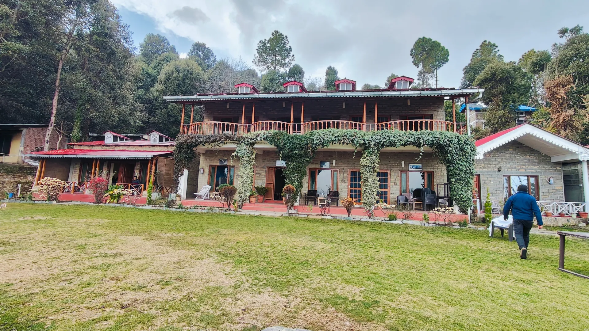 Hotel Chevron Mountain Villa Facade