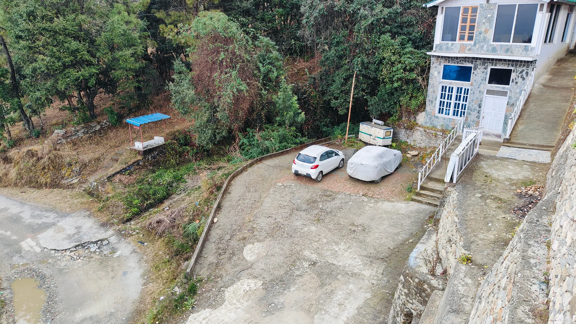 Hotel Chevron Mountain Villa Parking