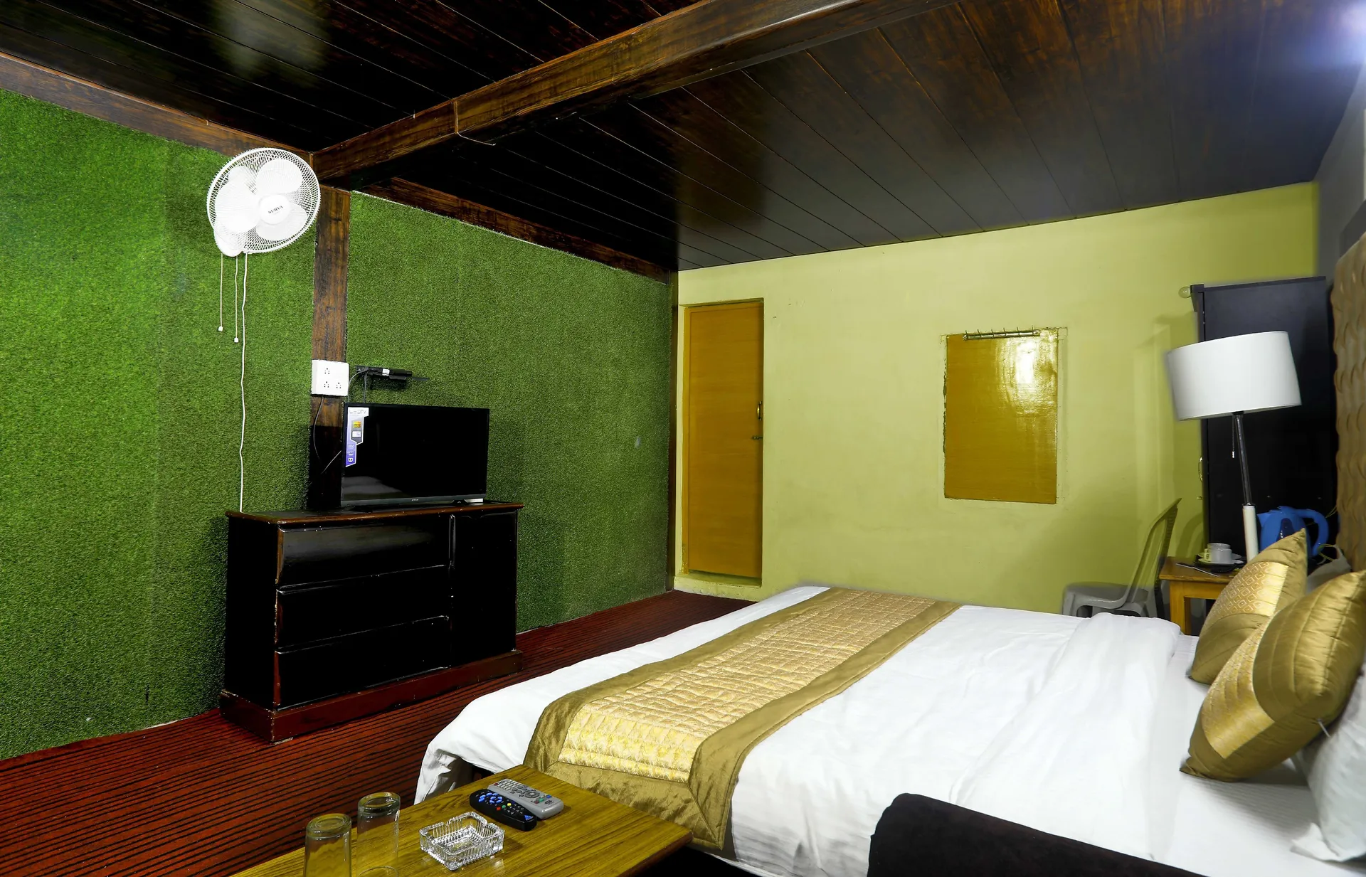 Hotel Kausani Retreat Common Area