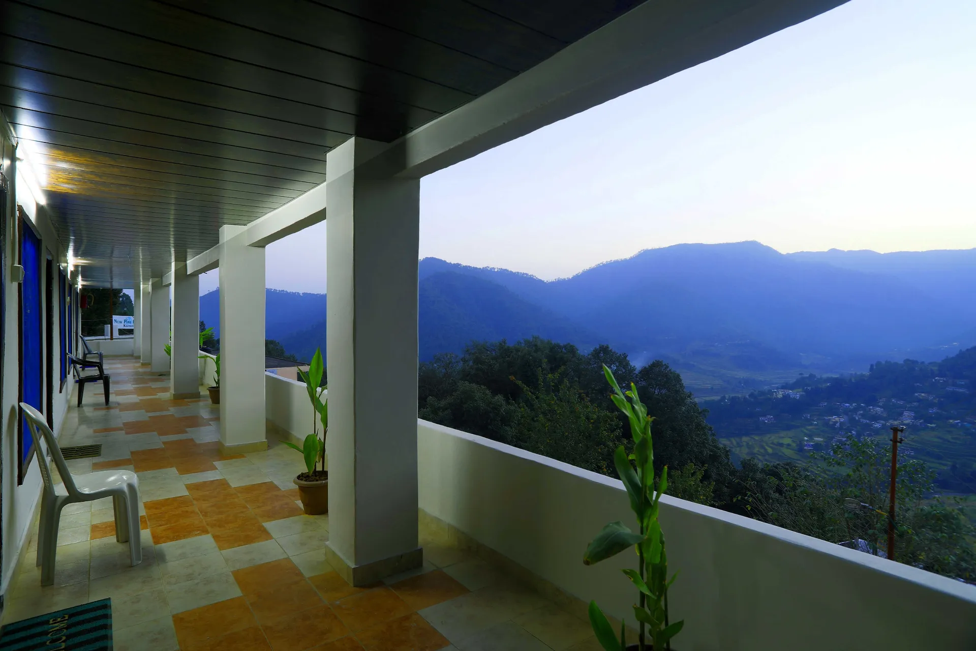 Hotel Kausani Retreat Common Area