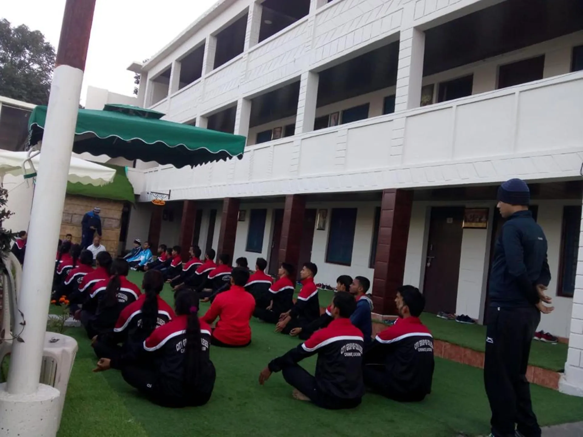 Hotel Kausani Retreat Outdoors