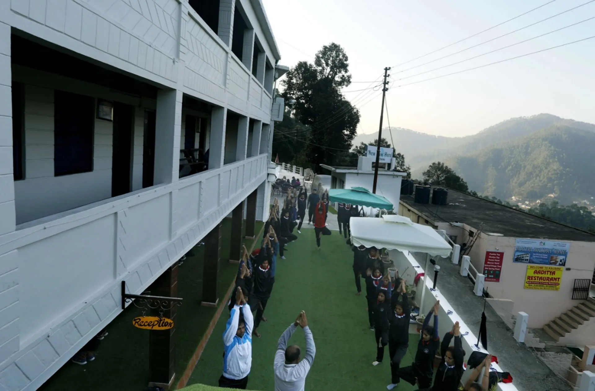 Hotel Kausani Retreat Reception