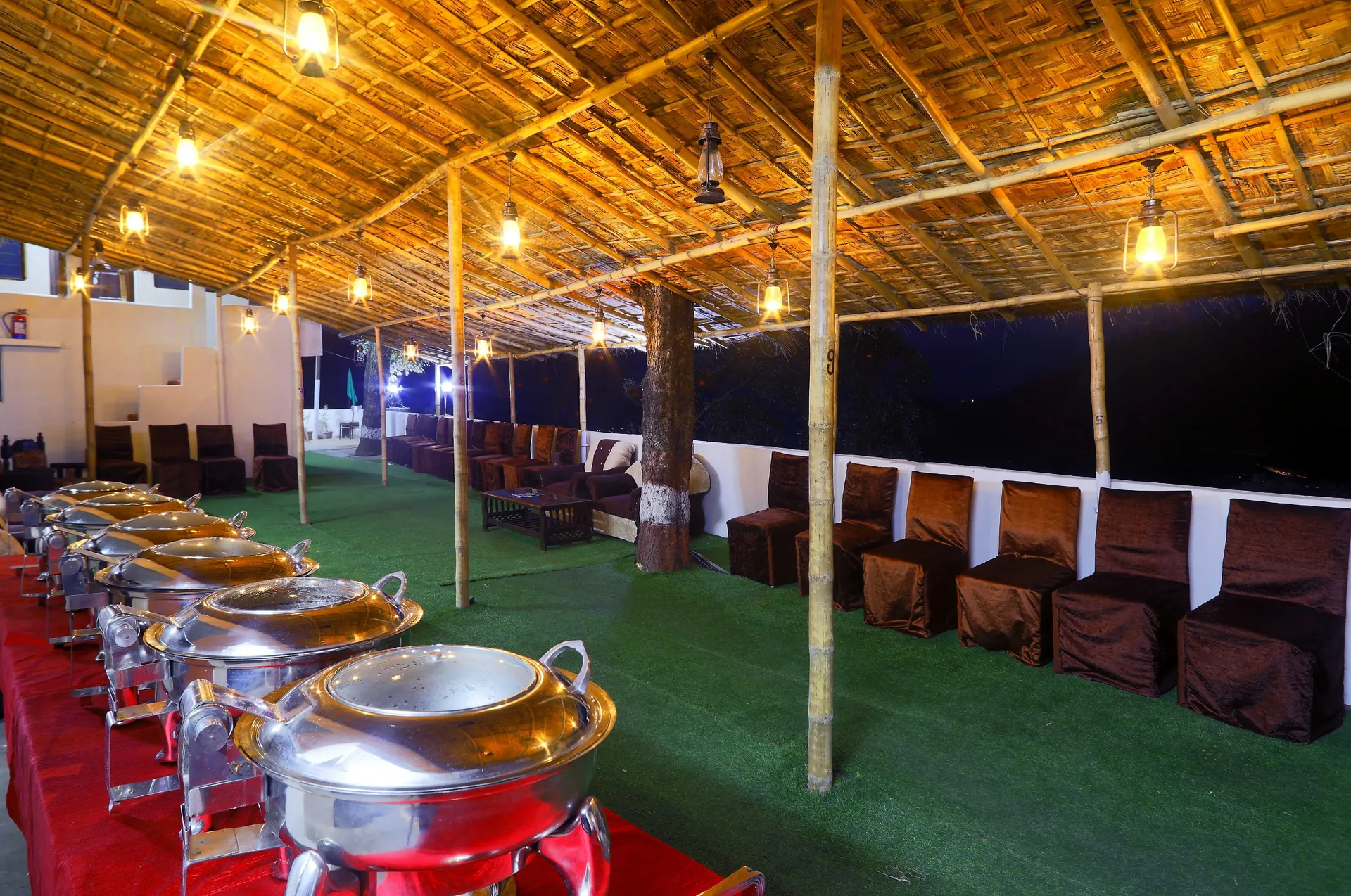 Hotel Kausani Retreat Restaurant