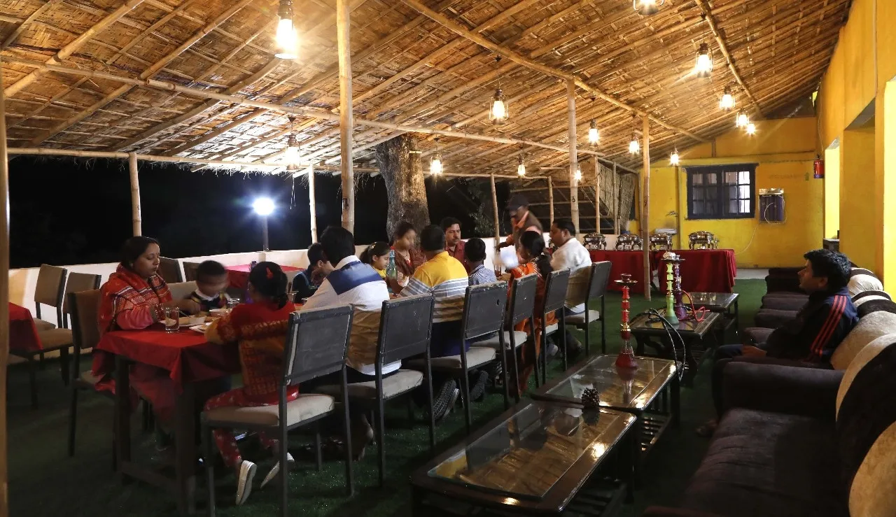Hotel Kausani Retreat Restaurant