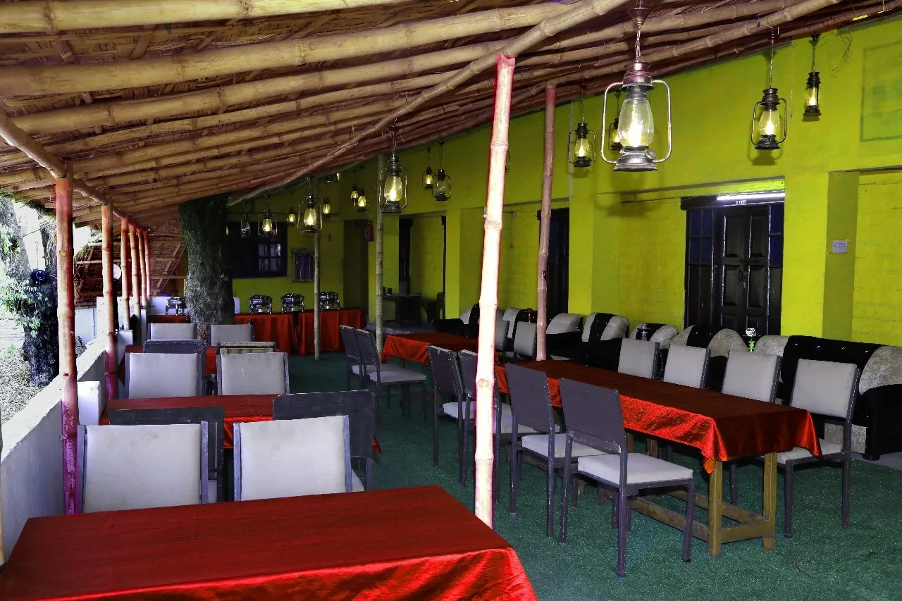 Hotel Kausani Retreat Restaurant