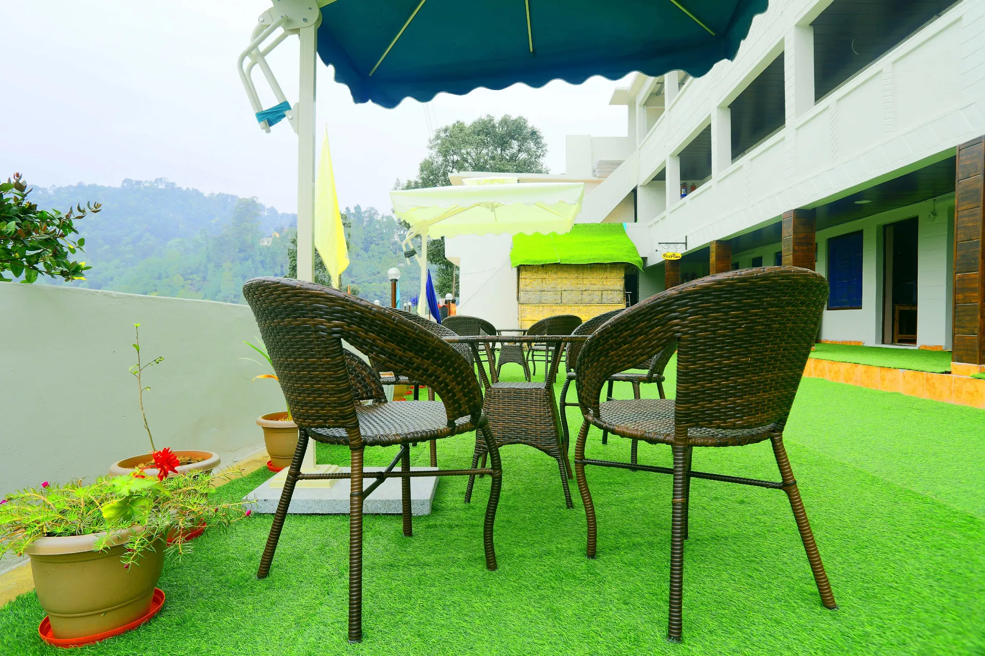 Hotel Kausani Retreat Restaurant