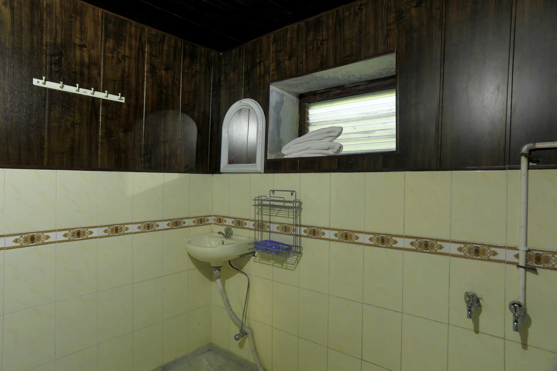 Hotel Kausani Retreat Room