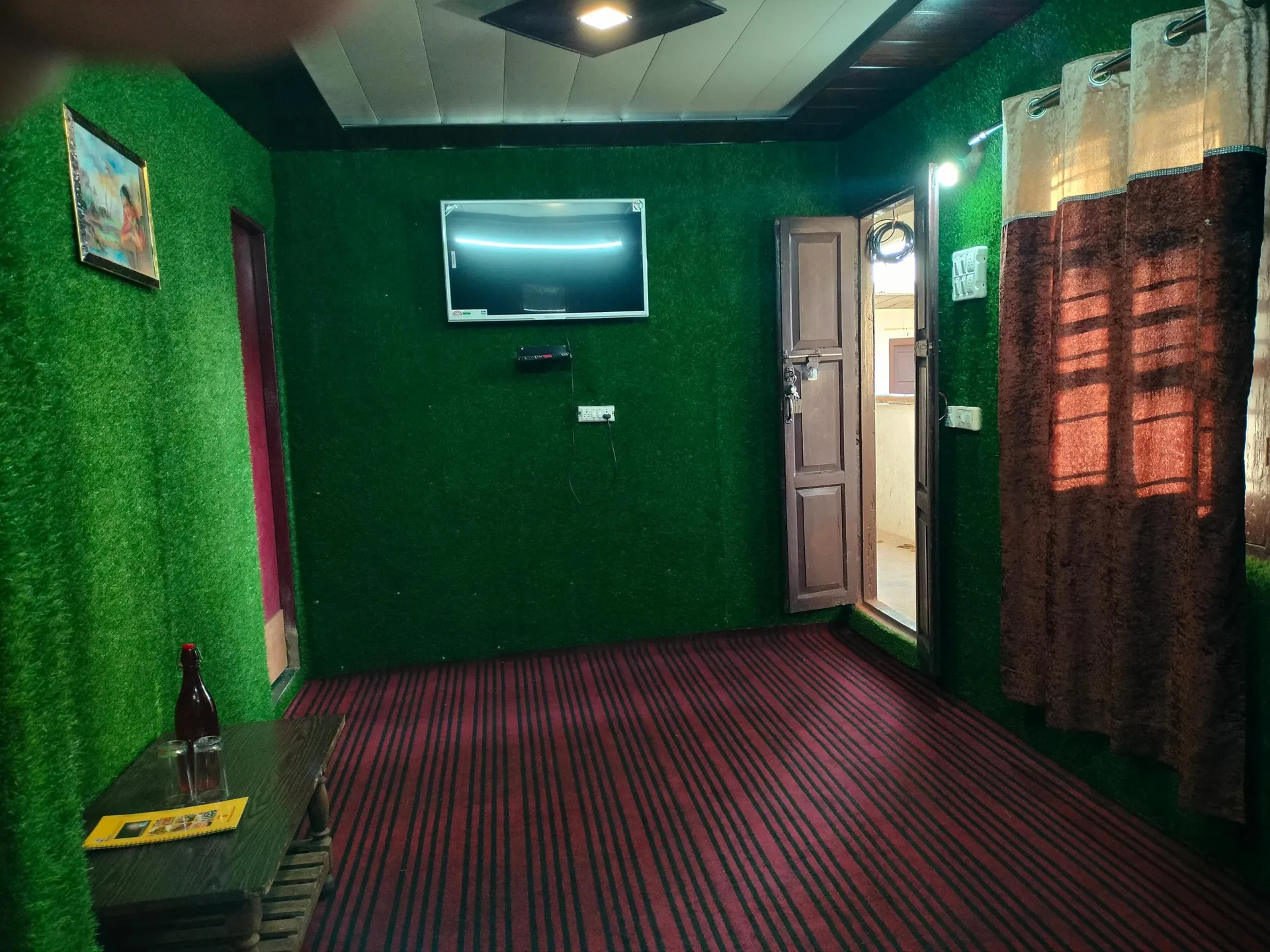 Hotel Kausani Retreat Room