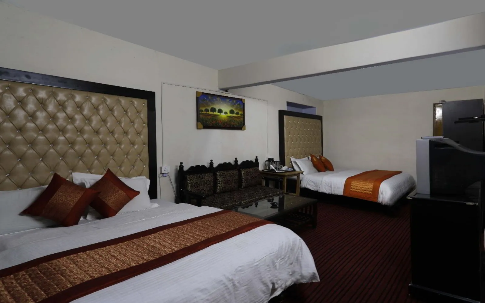 Hotel Kausani Retreat Room