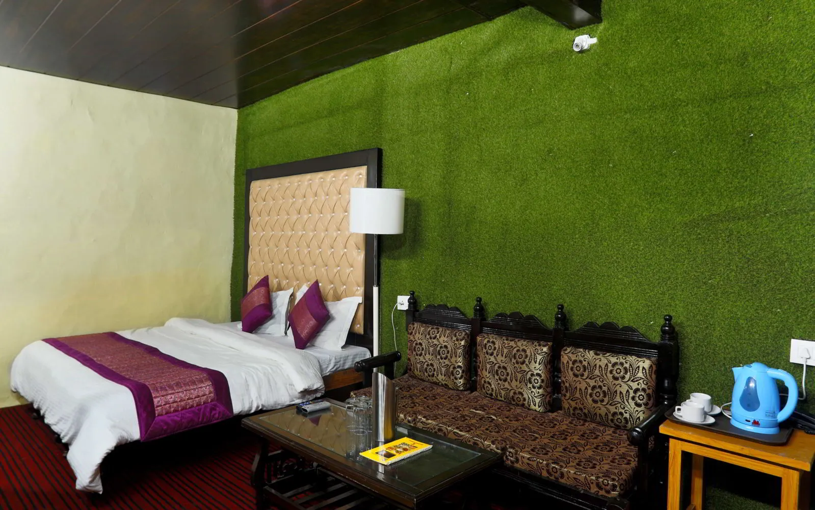Hotel Kausani Retreat Room
