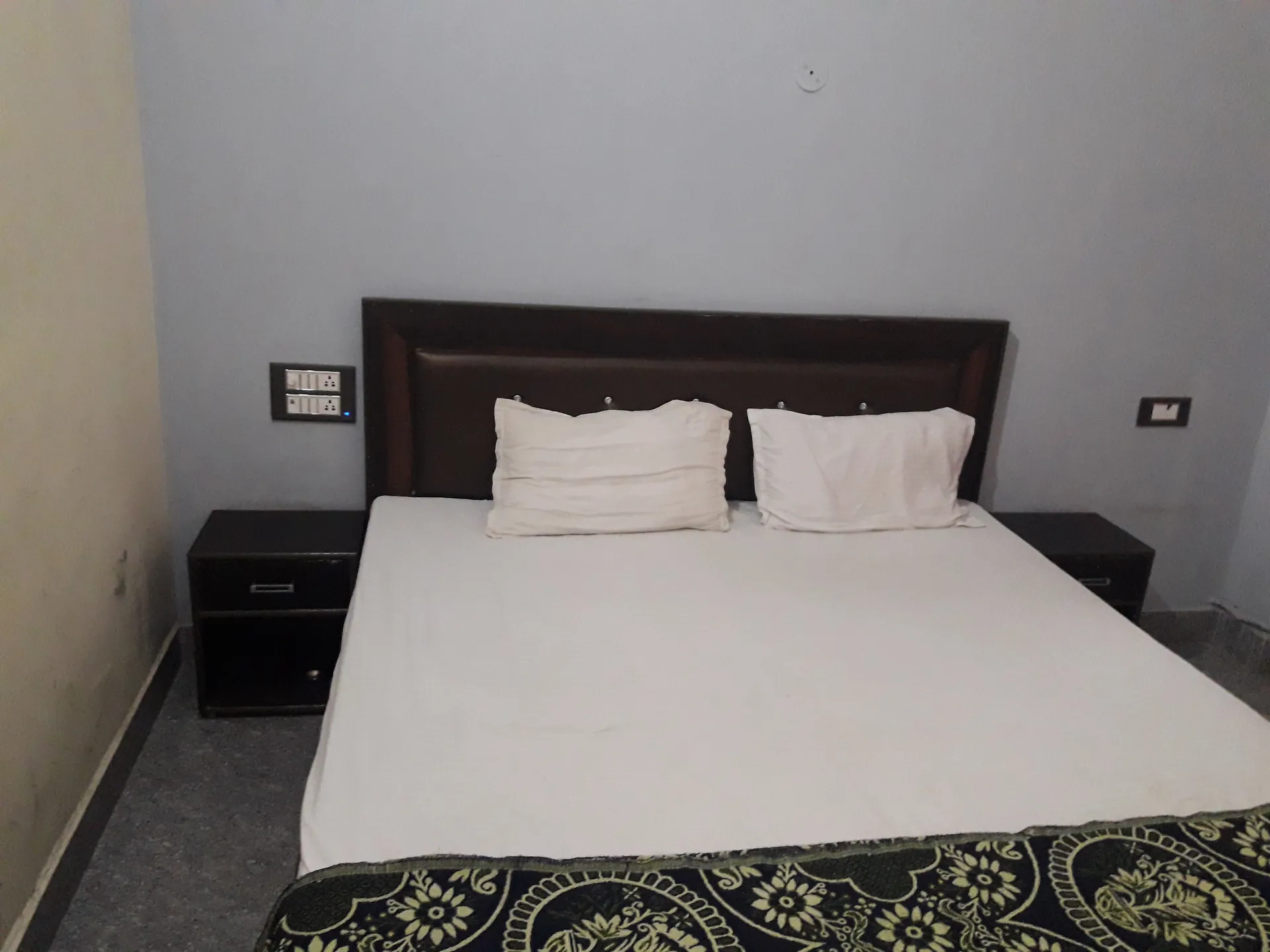 Hotel Kausani Retreat Room