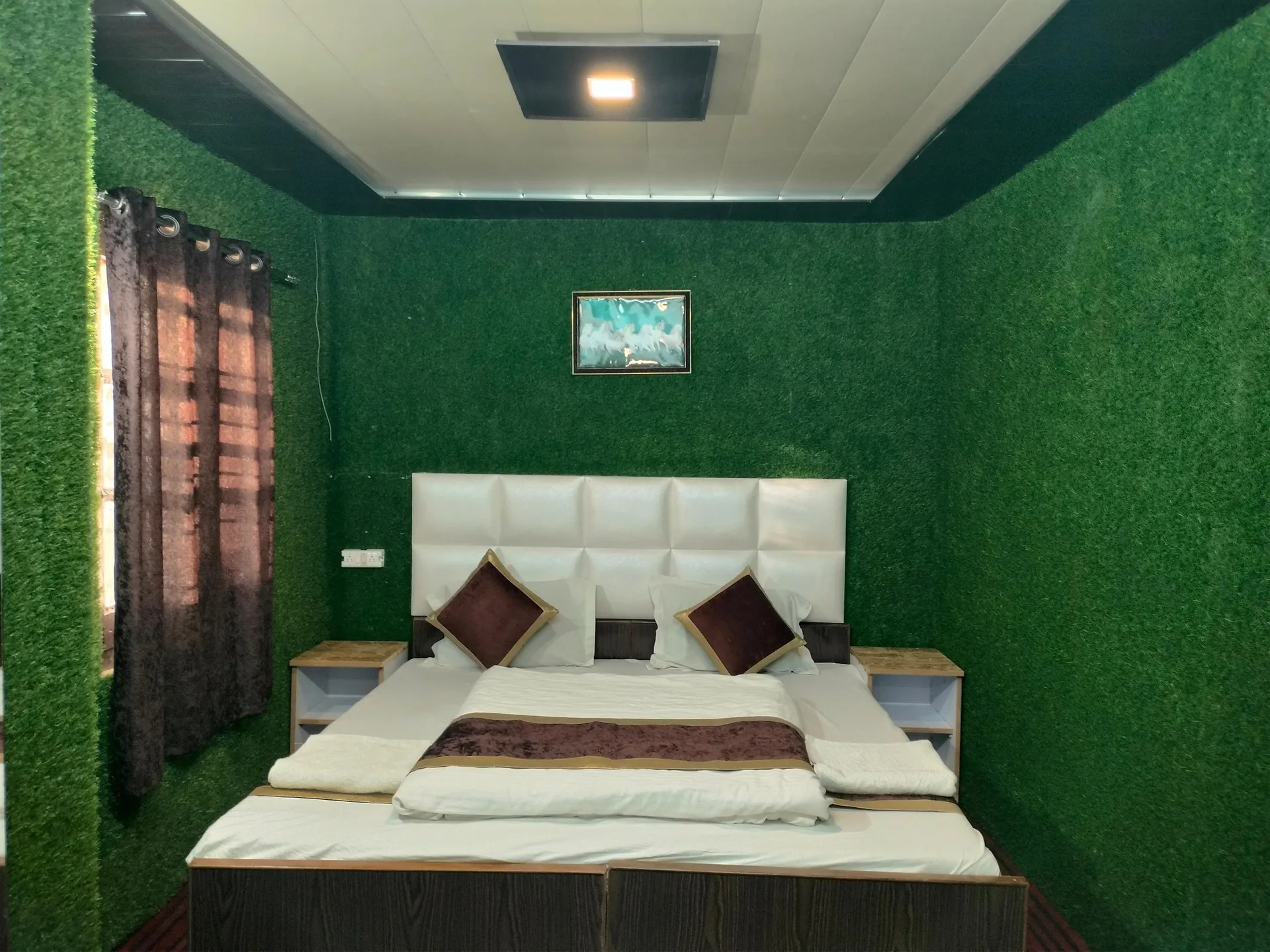 Hotel Kausani Retreat Room