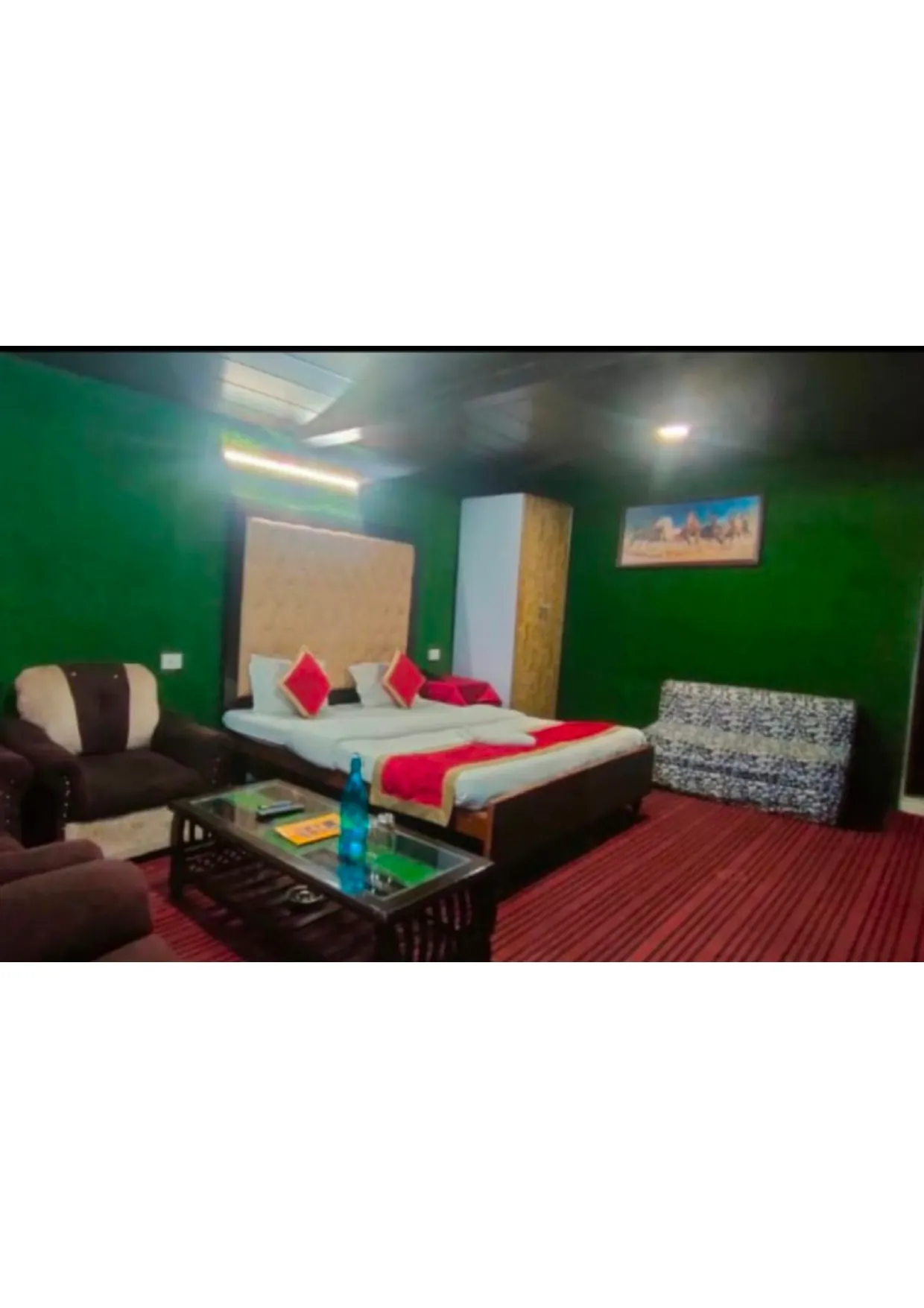 Hotel Kausani Retreat Room