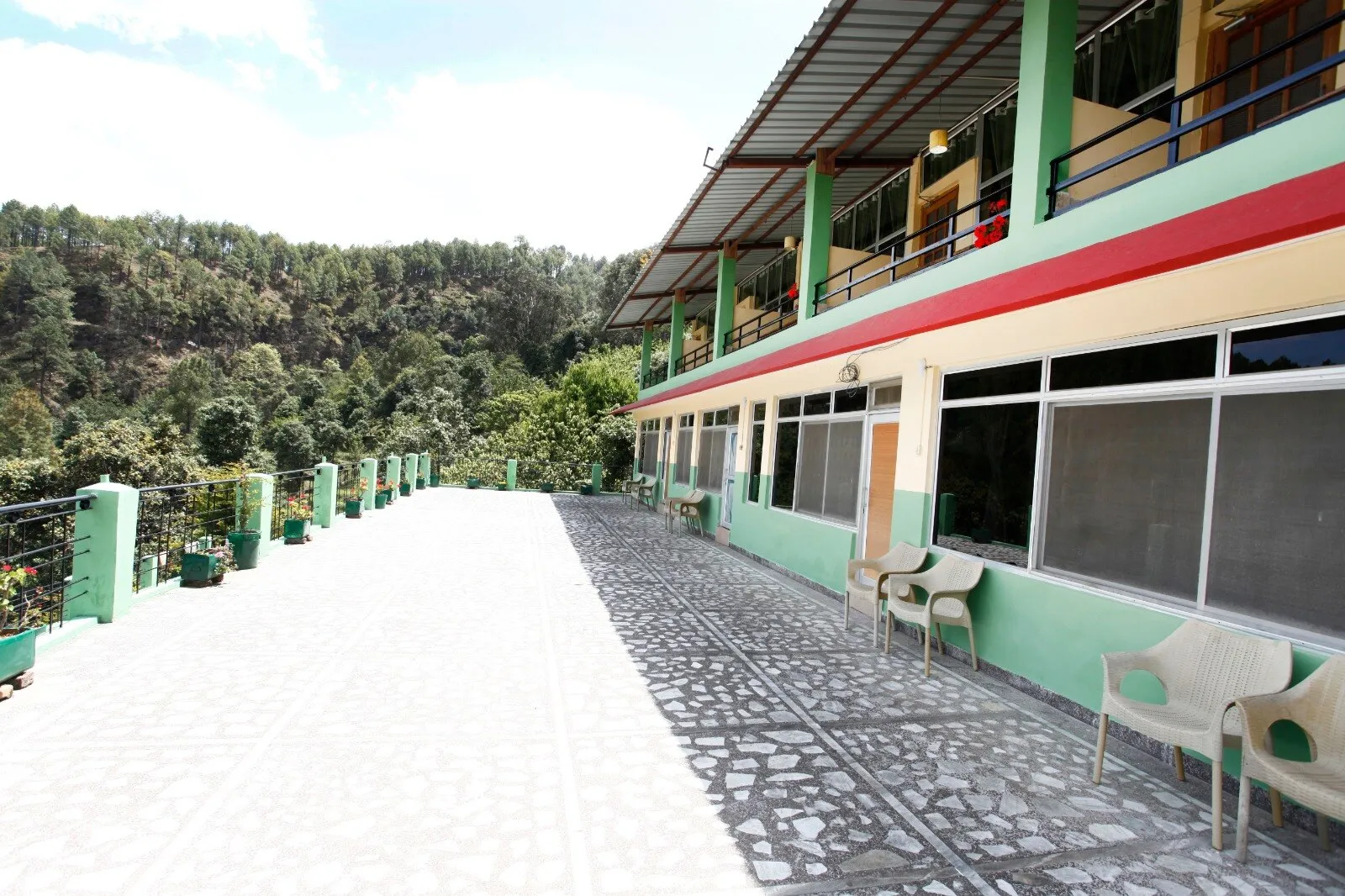 Nature's Valley Resort Parking