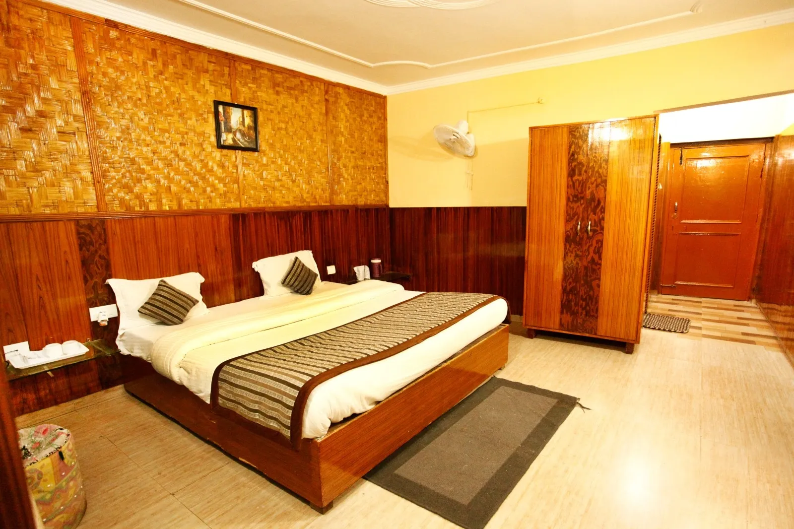 Nature's Valley Resort Room