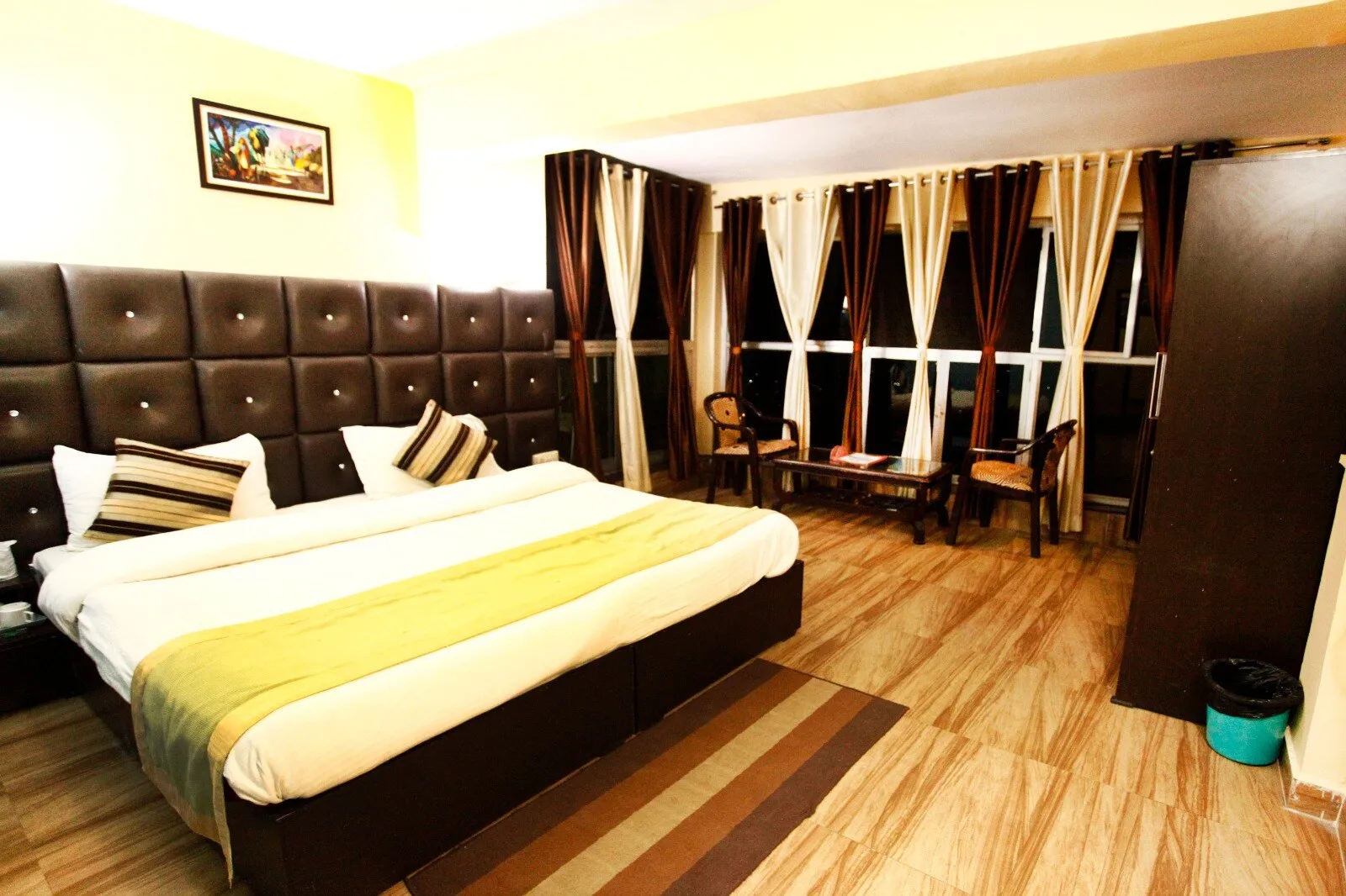 Nature's Valley Resort Room